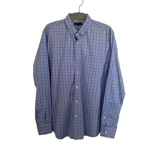 Banana Republic Men’s Plaid Long Sleeve Button Down Shirt.  Size L